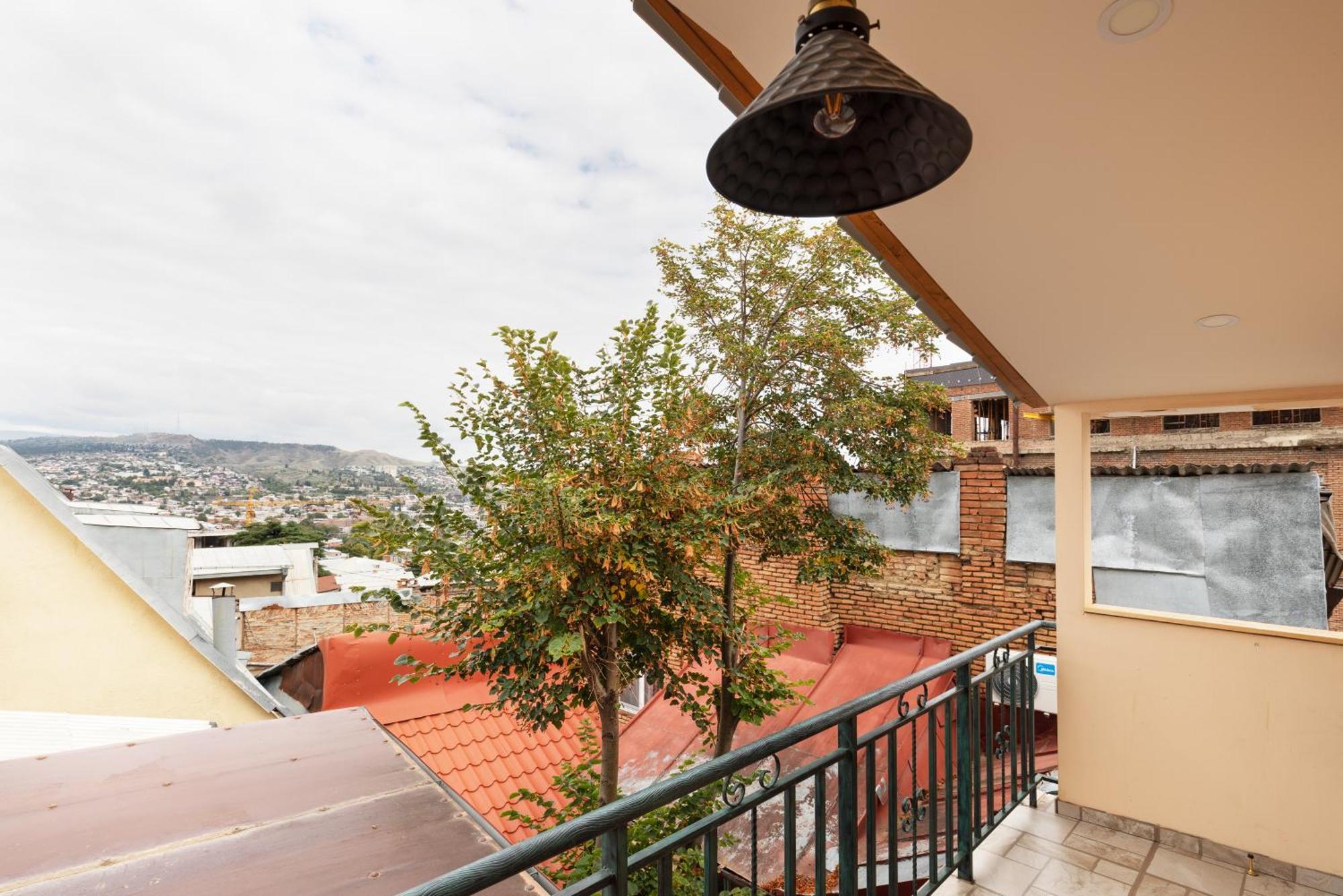 Apartments With Wine Cellar In Old Tbilisi Exterior photo